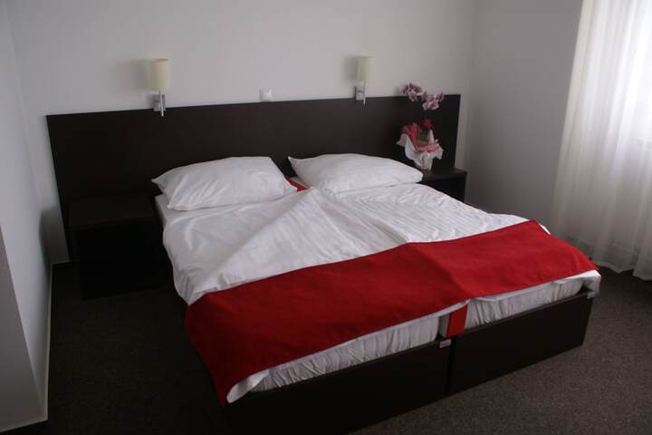 Room 5 of 25