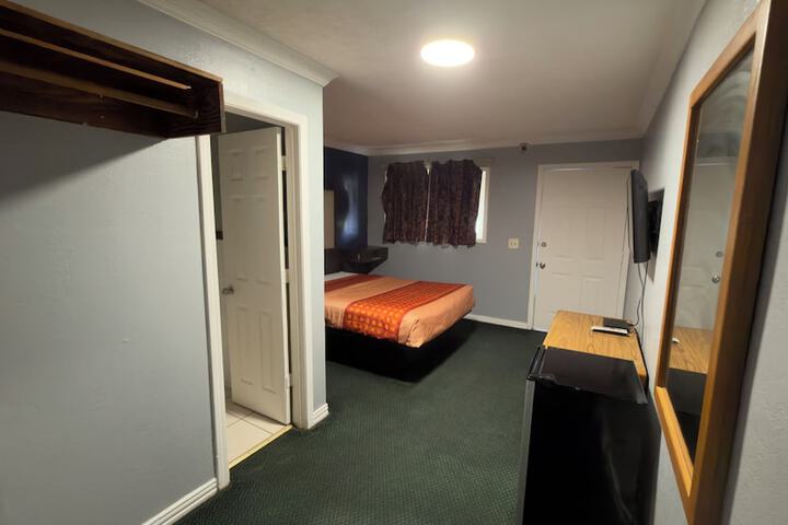 Room 5 of 15