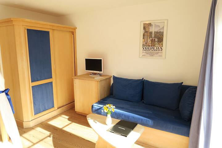 Room 12 of 37