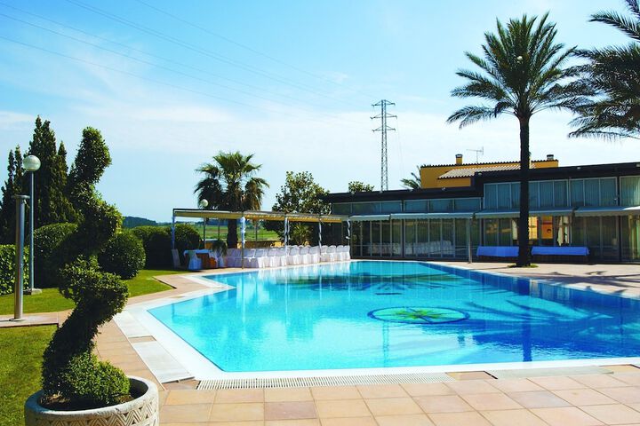 Hotel Pool