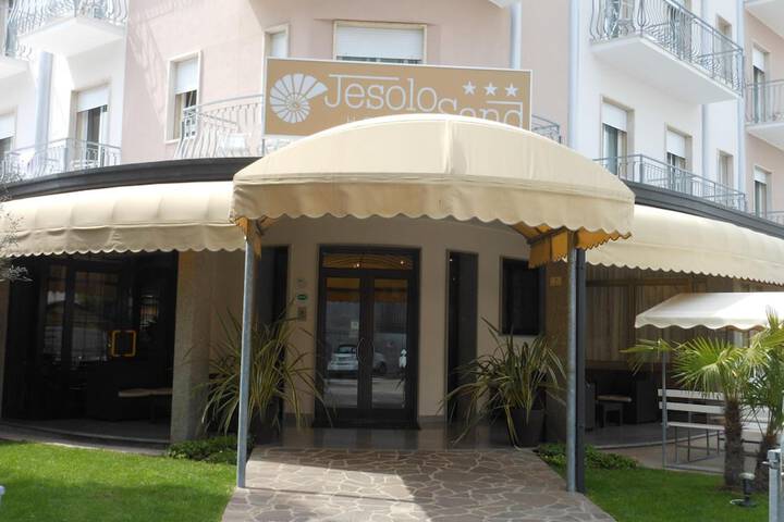 Hotel 61 of 64