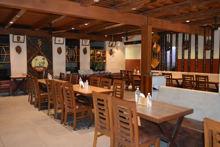 Dining 42 of 60
