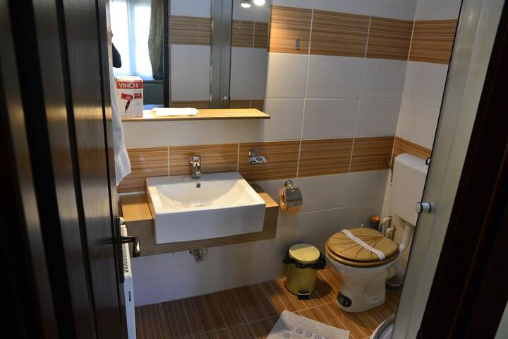 Room 44 of 59