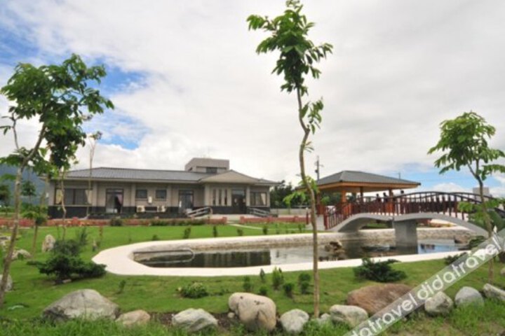 Far Glory Hills