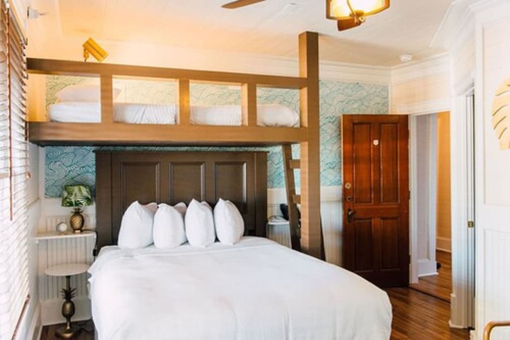 Deluxe Room 2 Queen Beds Private Bathroom (3 of 3)