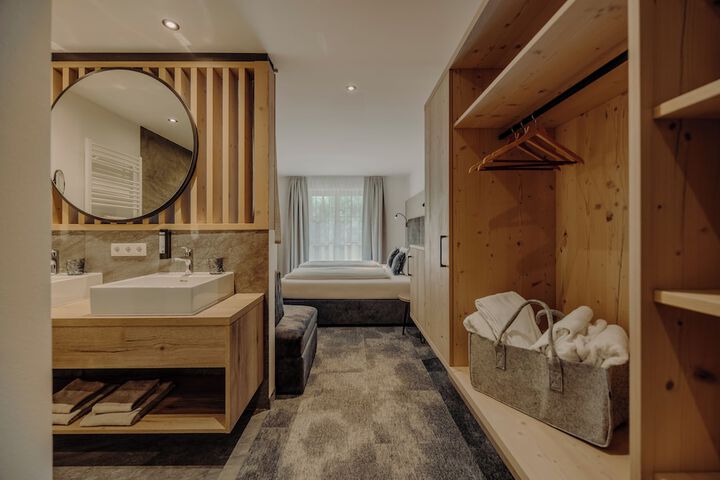 Room 10 of 50