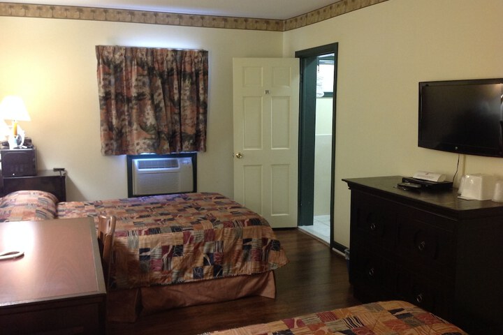 Room 7 of 19