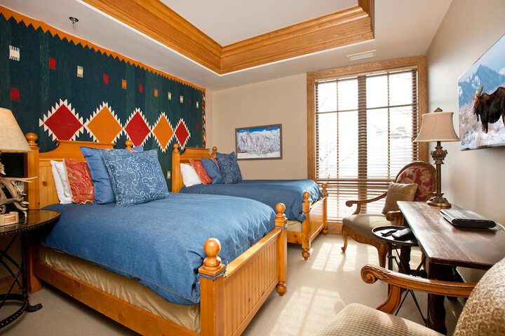 Room 4 of 86