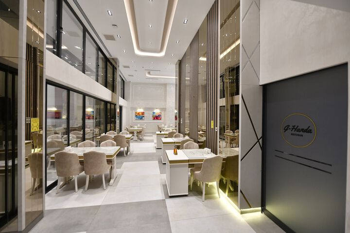 Dining 80 of 102