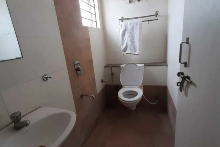 Room 8 of 15