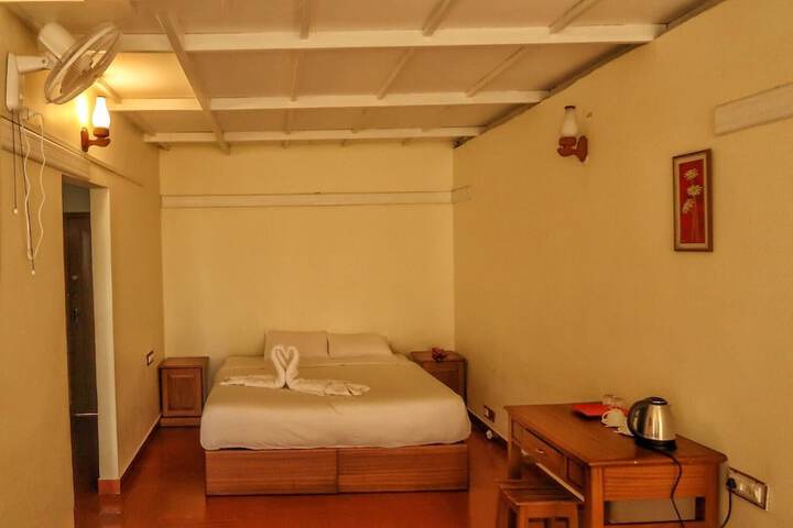 Room 11 of 37