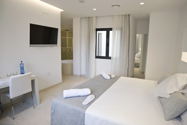 Room 15 of 64