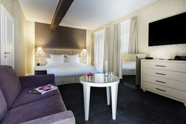 Room 3 of 41
