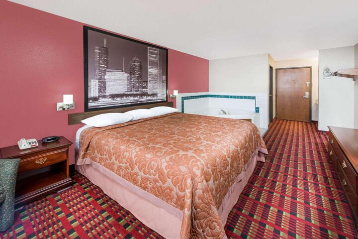 1 King Bed (3 of 9)