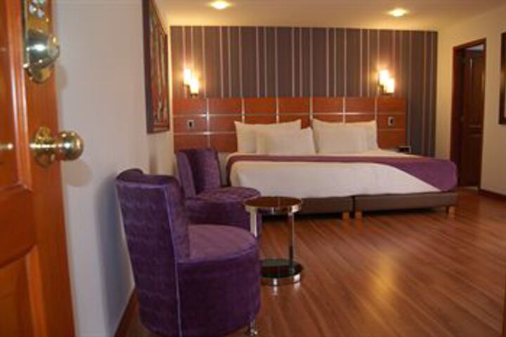 Room 17 of 35