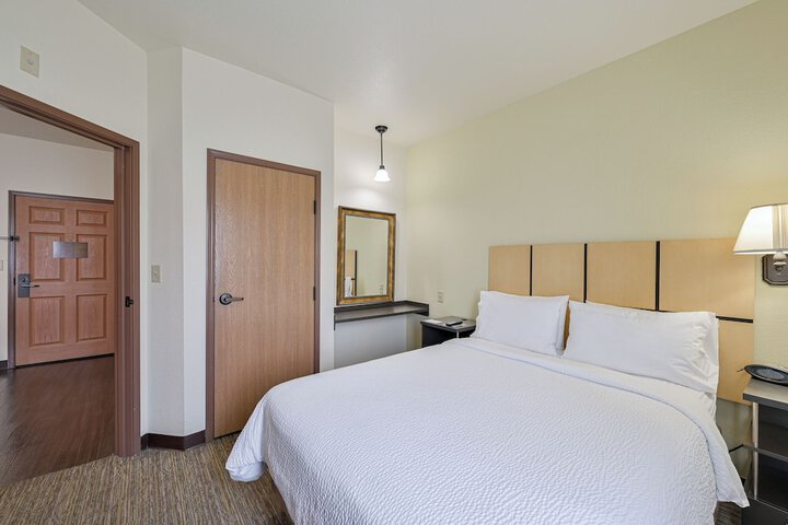 Room 10 of 29