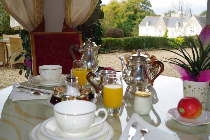 Breakfast/Coffee Service 26 of 38
