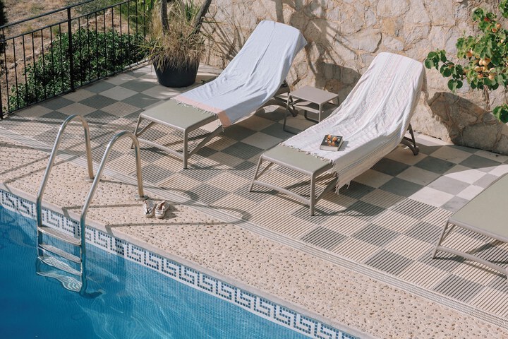 Hotel with Pool