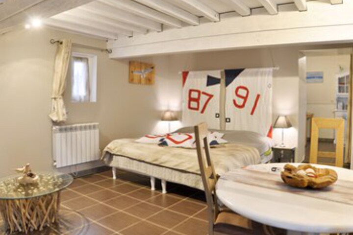 Room 34 of 108