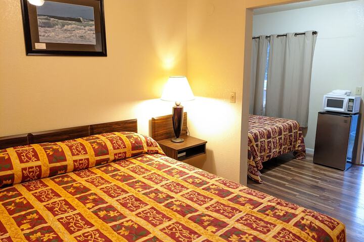 Room 4 of 16