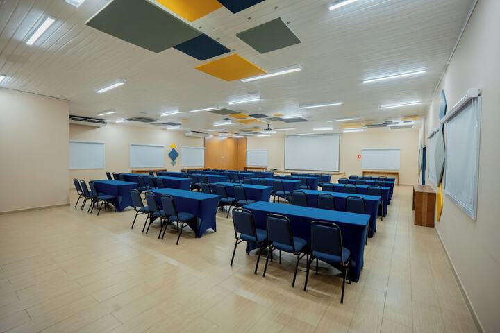 Ballroom/Hall 112 of 129