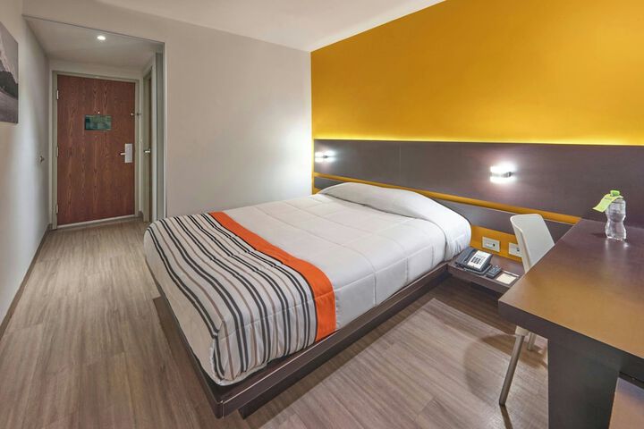 Room 16 of 52