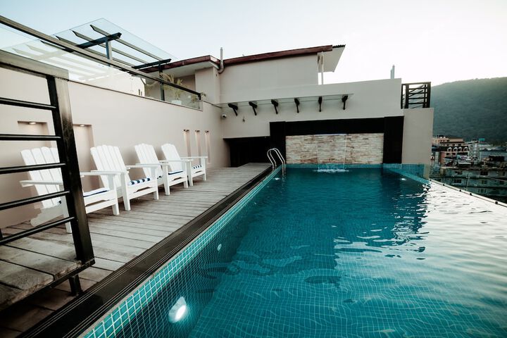 Pool 24 of 60