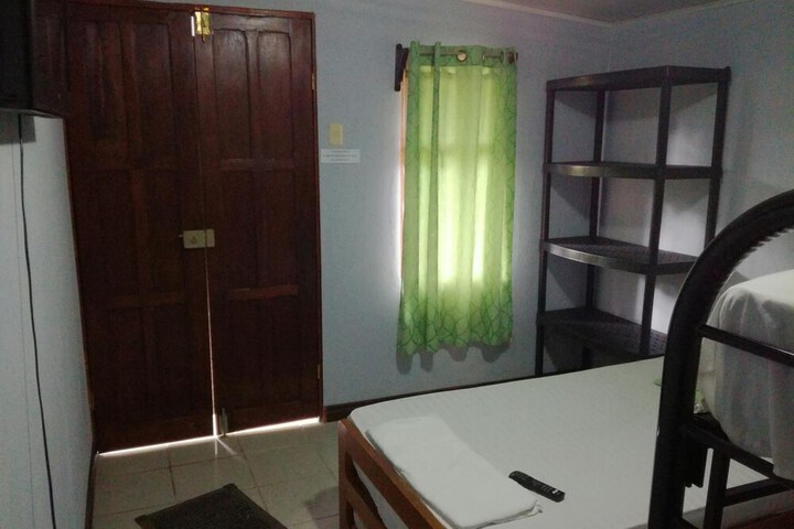 Room 9 of 40