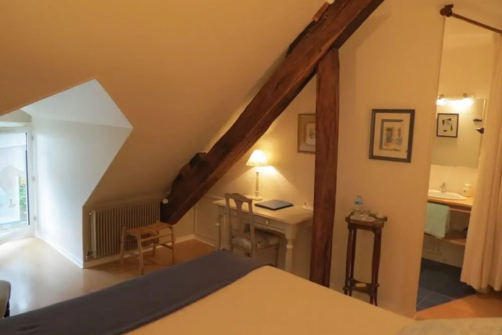 Room 2 of 14