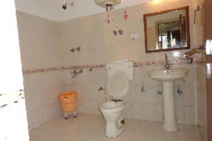 Room 15 of 23