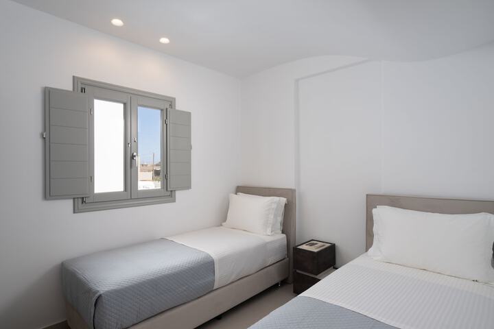 Room 4 of 86
