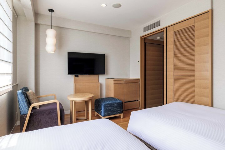 Room 30 of 125