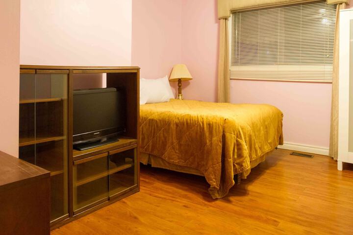 Room 27 of 80