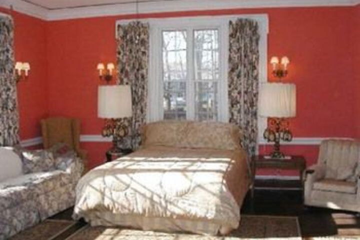 Room 21 of 38