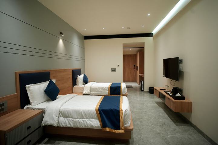 Room 7 of 24