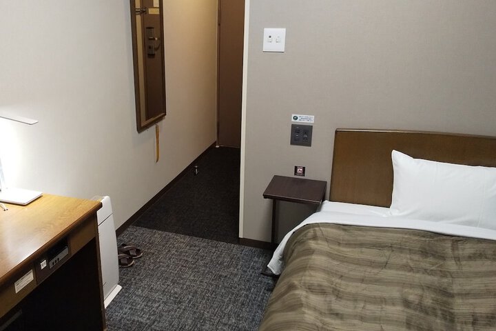 Room 9 of 21