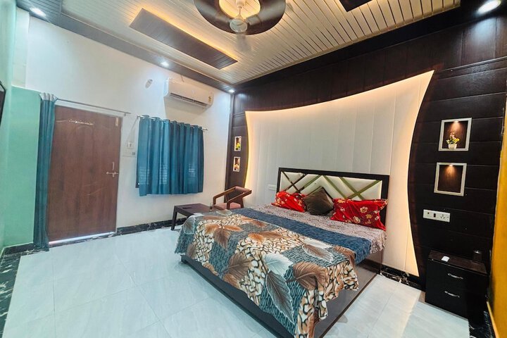 Room 17 of 31