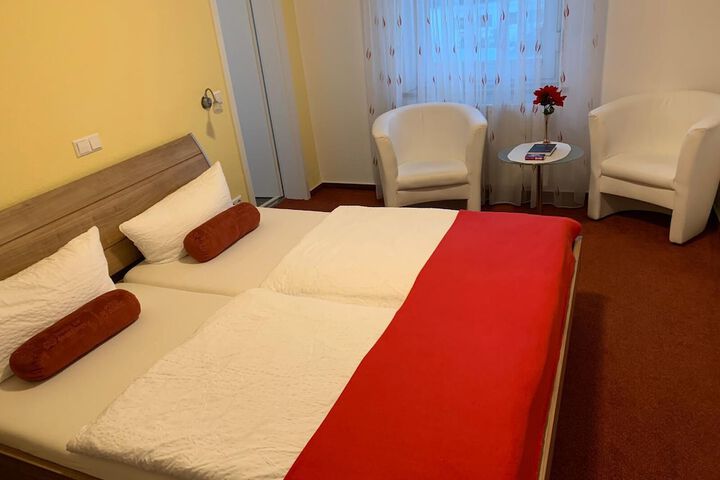 Room 43 of 49
