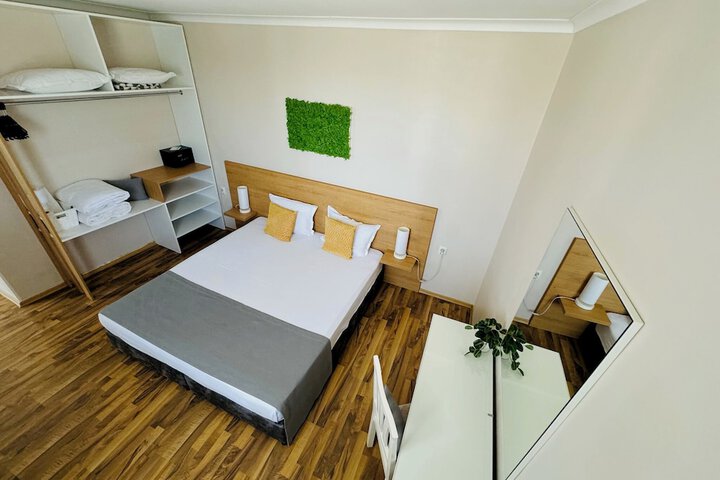 Room 60 of 102