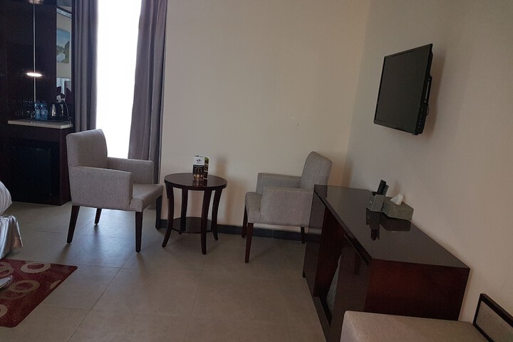 Room 42 of 103