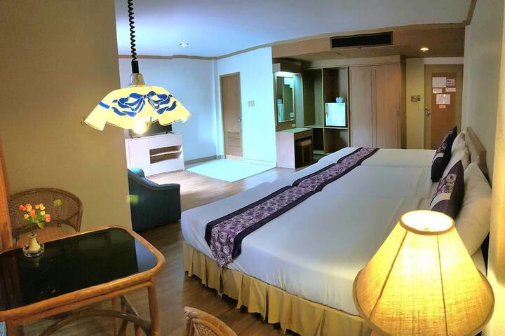 Room 7 of 49