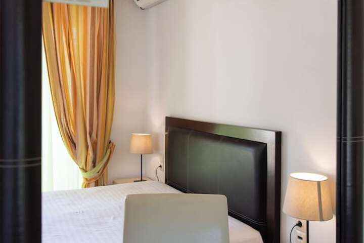 Room 3 of 45
