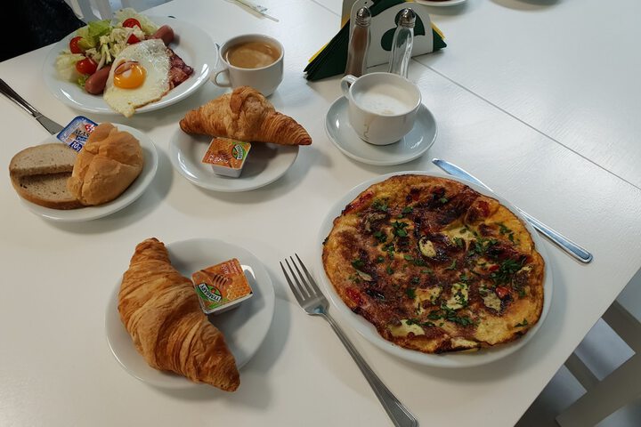 Breakfast/Coffee Service 33 of 38