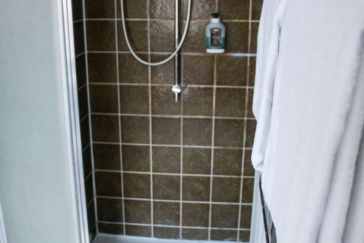 Room 4 of 94
