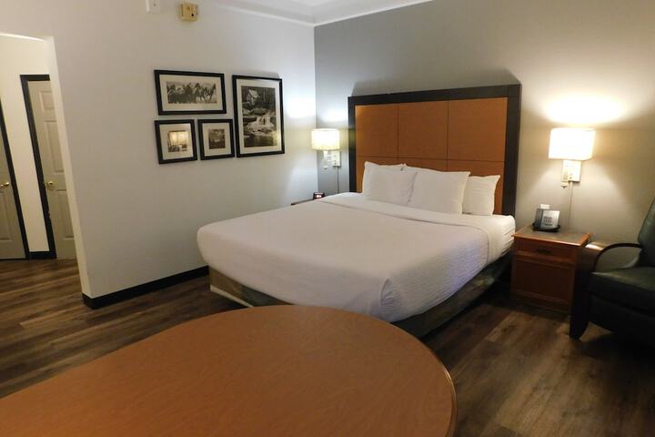 Room 38 of 79