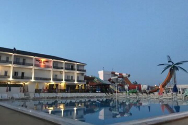 Pool 9 of 14