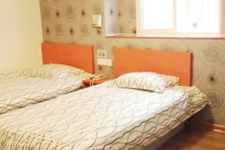 Room 14 of 23