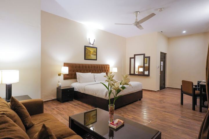 Room 15 of 37
