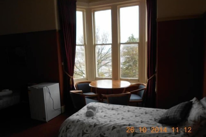 Room 6 of 15