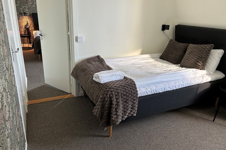 Room 11 of 25
